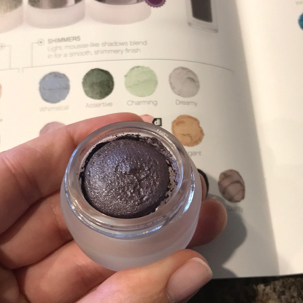 Splurge Cream Shadow - Elegant and Noble
